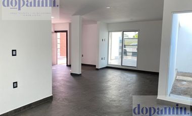 Casa en Unidad Nacional