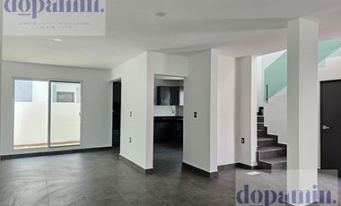 Casa en Unidad Nacional
