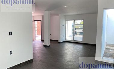 Casa en Unidad Nacional