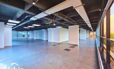 Arriendo Oficina de 642 m² sobre la Autopista Norte con Calle 100