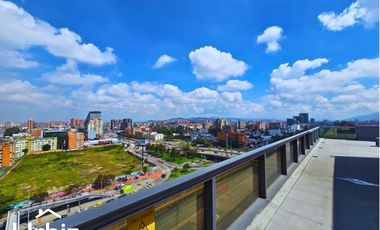 Arriendo Oficina de 642 m² sobre la Autopista Norte con Calle 100