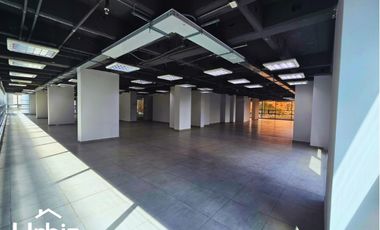 Arriendo Oficina de 642 m² sobre la Autopista Norte con Calle 100
