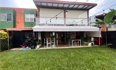 CASA EN VENTA EN JAMUND -  VISTA AL PARQUE Y AMPLIOS ESPACIOS