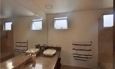 CASA EN VENTA EN JAMUND -  VISTA AL PARQUE Y AMPLIOS ESPACIOS