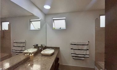 CASA EN VENTA EN JAMUND -  VISTA AL PARQUE Y AMPLIOS ESPACIOS