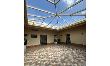 Se vende finca en construcción tradicional en unidad cerrada en La Cej
