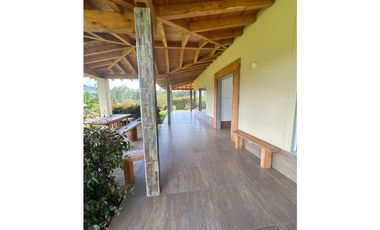 Se vende finca en construcción tradicional en unidad cerrada en La Cej