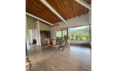 Se vende finca en construcción tradicional en unidad cerrada en La Cej