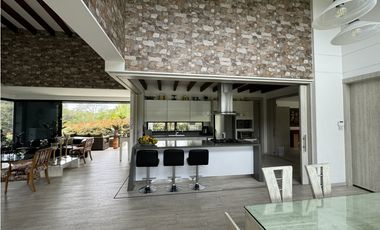 Venta casa campestre de un solo nivel en la Ceja Oriente Antioqueño