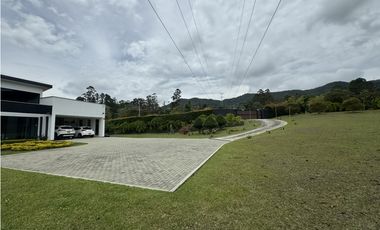 Venta casa campestre de un solo nivel en la Ceja Oriente Antioqueño
