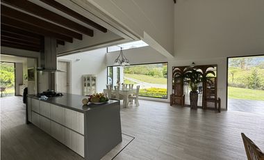 Venta casa campestre de un solo nivel en la Ceja Oriente Antioqueño