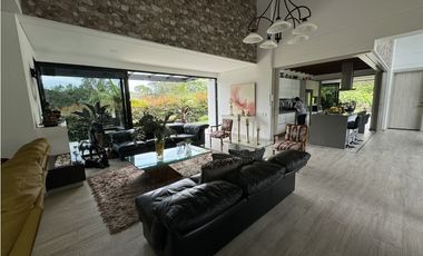 Venta casa campestre de un solo nivel en la Ceja Oriente Antioqueño
