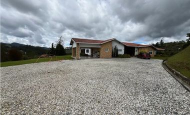 Casa Amoblada en Arriendo en El Retiro sector Pantanillo