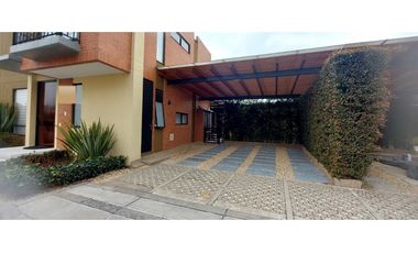 Vendemos o rentamos hermosa casas!