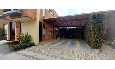 Vendemos o rentamos hermosa casas!