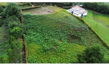 SE VENDE LOTE EN LA CEJA PARCELACIÓN 5600 m2 PRECIO $1000 MILLONES