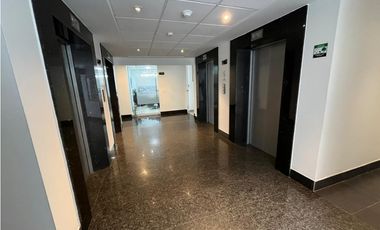 SE ARRIENDA -VENDE OFICINA CENTRO EMPRESARIAL 156