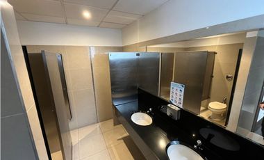 SE ARRIENDA -VENDE OFICINA CENTRO EMPRESARIAL 156