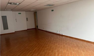 SE ARRIENDA -VENDE OFICINA CENTRO EMPRESARIAL 156