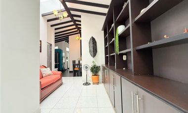 Amoblada HERMOSA Casa Laureles