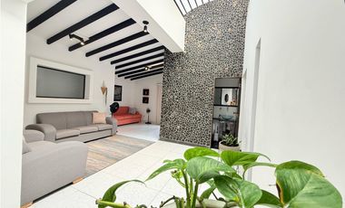 Amoblada HERMOSA Casa Laureles
