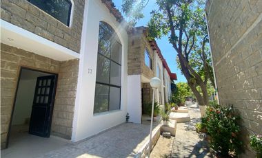 SE VENDE CASA EN CONJUNTO CERRADO, SANTA MARTA