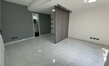 Una oficina perfecta / totalmente remodelada / Conquistadores