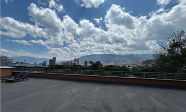 Una oficina perfecta / totalmente remodelada / Conquistadores