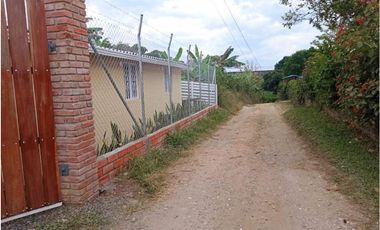 SE VENDE CASA CAMPESTRE CERCA  A QUIMBAYA AREA 3200 M2
