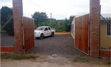 SE VENDE CASA CAMPESTRE CERCA  A QUIMBAYA AREA 3200 M2
