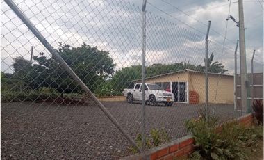 SE VENDE CASA CAMPESTRE CERCA  A QUIMBAYA AREA 3200 M2