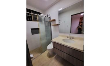 SE    ALQUILA  APARTAMENTO  CENTRO