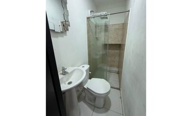 SE    ALQUILA  APARTAMENTO  CENTRO