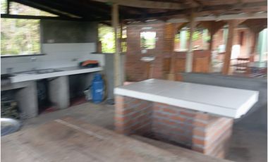 SE VENDE FINCA CON LAGOS EN ARABIA AREA