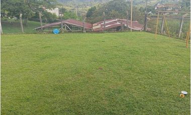 SE VENDE FINCA CON LAGOS EN ARABIA AREA