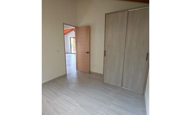VENTA DE FINCA PARA ESTRENAR EN PARCELACIÓN EN SAN VICENTE