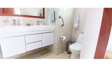Apartamento remodelado, Poblado El Campestre, cerca La Frontera.