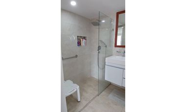 Apartamento remodelado, Poblado El Campestre, cerca La Frontera.