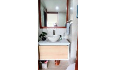 Apartamento remodelado, Poblado El Campestre, cerca La Frontera.