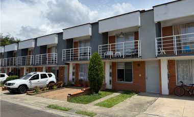 SE VENDE CASA EN BALCONES DE VILLA VERDE