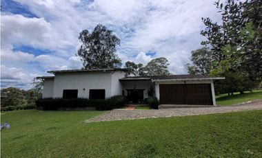 Venta de Hermosa Finca en la Ceja Unidad Cerrada