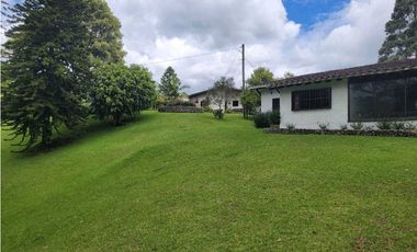 Venta de Hermosa Finca en la Ceja Unidad Cerrada