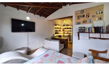 Excelente oportunidad, Casa con 3 Locales Comerciales en Robledo