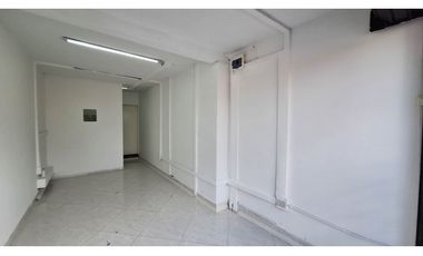 Excelente oportunidad, Casa con 3 Locales Comerciales en Robledo