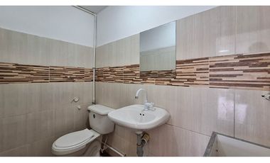 Excelente oportunidad, Casa con 3 Locales Comerciales en Robledo