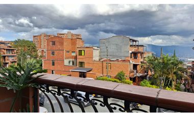 Excelente oportunidad, Casa con 3 Locales Comerciales en Robledo