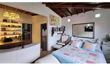 Excelente oportunidad, Casa con 3 Locales Comerciales en Robledo