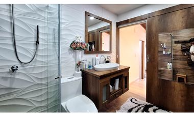Excelente oportunidad, Casa con 3 Locales Comerciales en Robledo