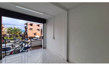 Excelente oportunidad, Casa con 3 Locales Comerciales en Robledo