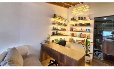 Excelente oportunidad, Casa con 3 Locales Comerciales en Robledo